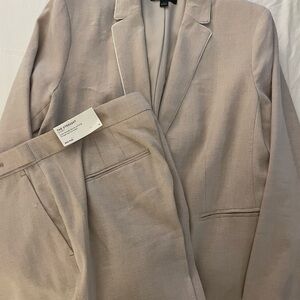 NWT Women’s Herringbone Pant Suit